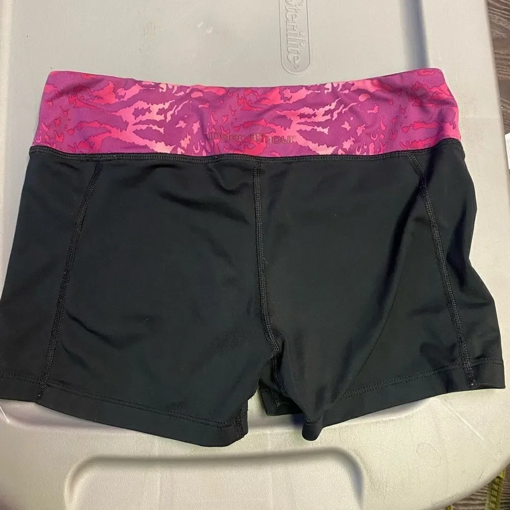⭐️HOST PICK⭐️ Under Armour Spandex Shorts - Picture 3 of 3